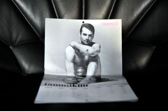 Poikakalenteri avoinna tammikuun kohdalta