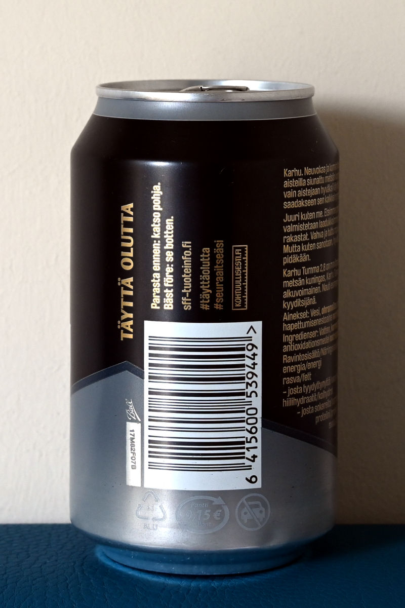 Karhu tumma 2,8 -oluttölkissä harmaa panttimerkki harmaalla pohjalla.